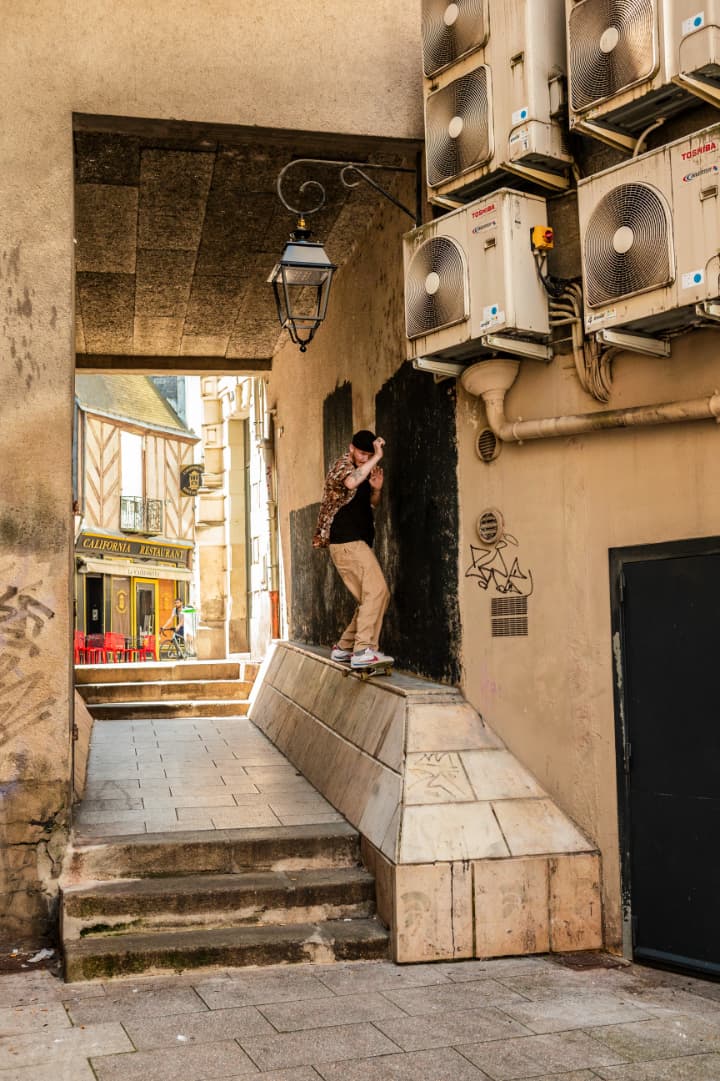 David métivier en frontside grind à Angers.